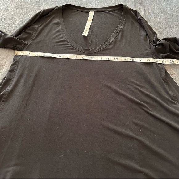 Lululemon Silk Blend Asymmetrical Long Sleeve Tunic Top - Picture 14 of 14